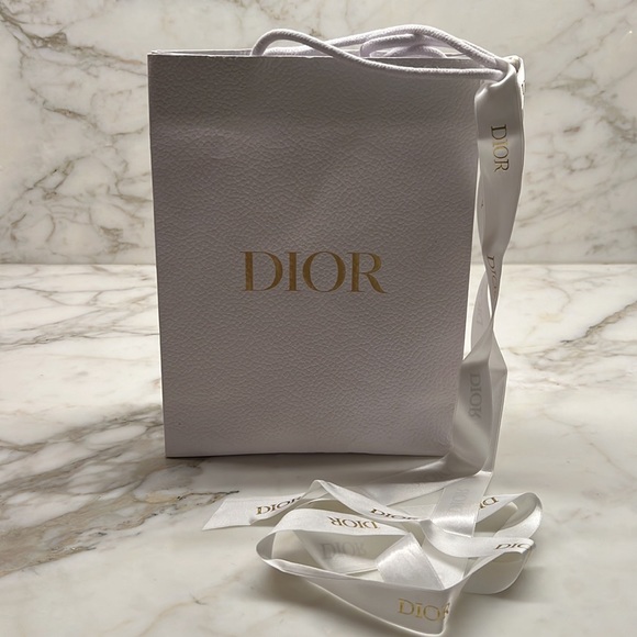Dior Shopping Bag & Ribbon - Picture 2 of 8